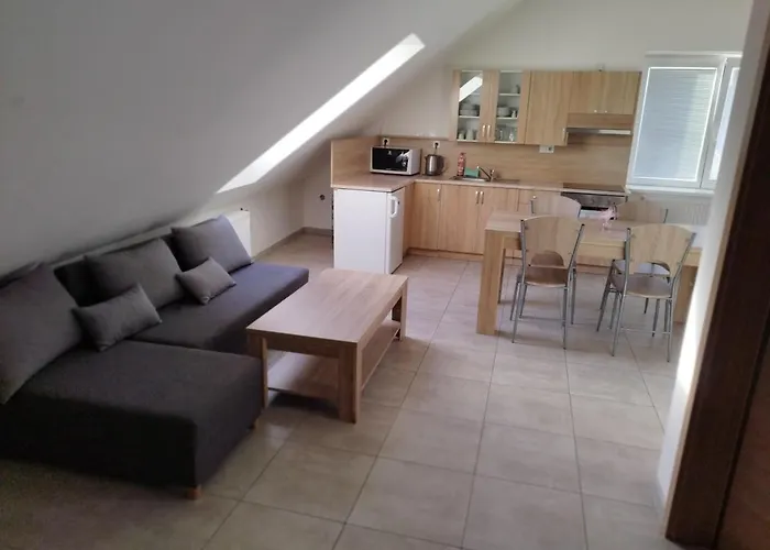 Appartement Avepo Borohradek